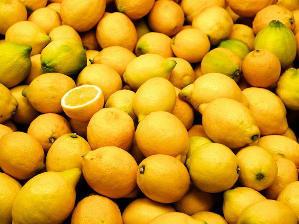 Много лимонов