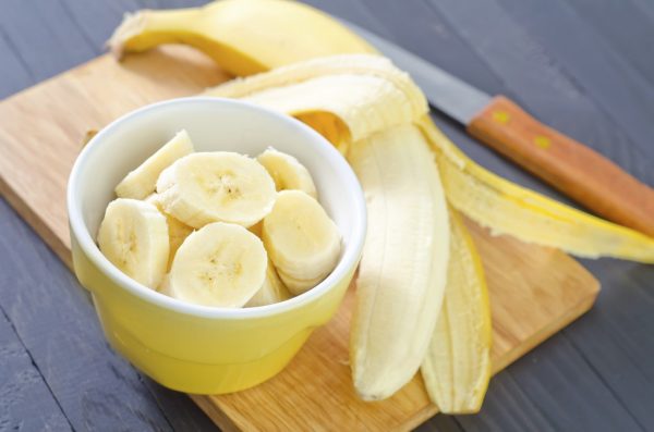 Банан, порезанный кружочками