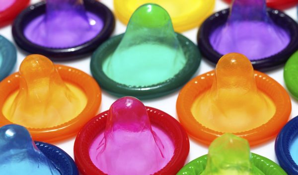 Разноцветные презервативы