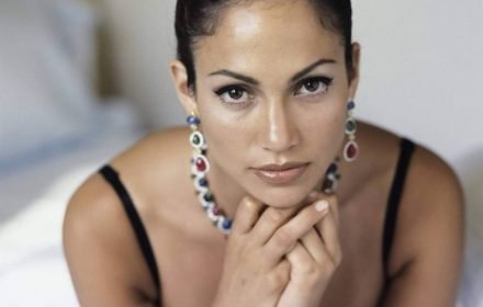 Девушка со смуглой кожей