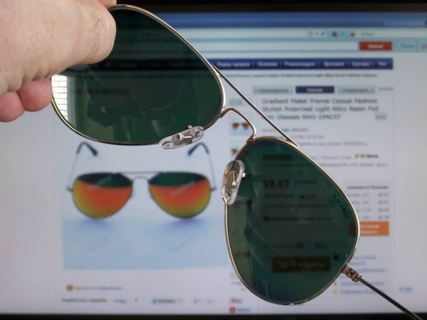 Солнцезащитные очки модели aviator